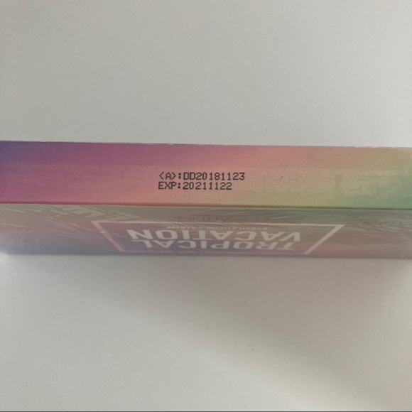 BabeBox Cosmetics Set - Picture 5 of 10